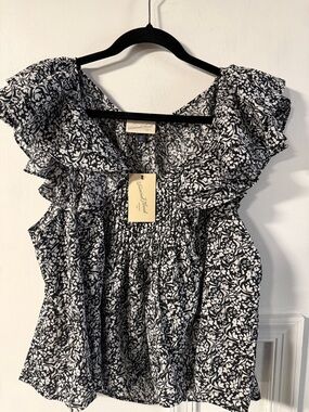 Black & White Floral Ruffle Flowy Top